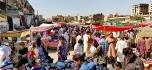 Weekmarkt op het marktplein in Etten-Leur