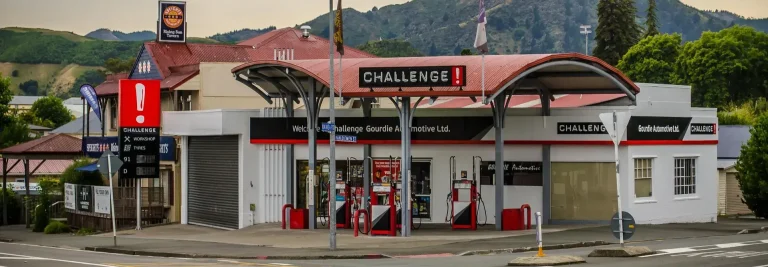 Realistisch tankstation in Etten-Leur